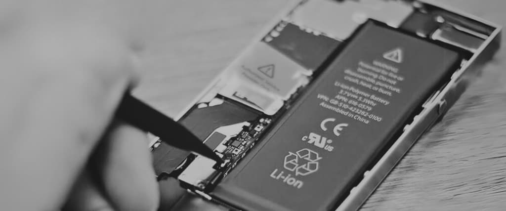 HOW MUCH TO REPLACE IPHONE BATTERIES & IS IT WORTH IT.