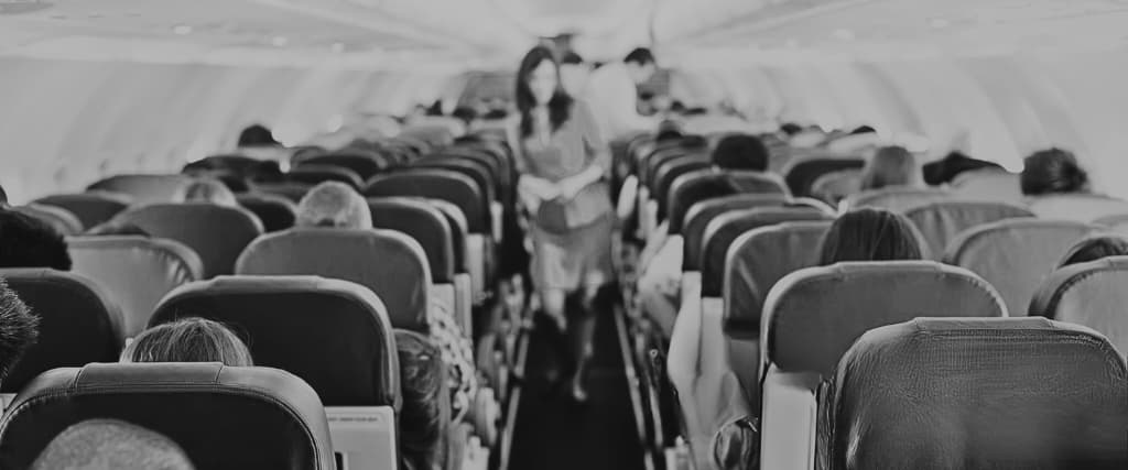 WHAT IS THE AVERAGE FLIGHT ATTENDANT SALARY IN AUSTRALIA.